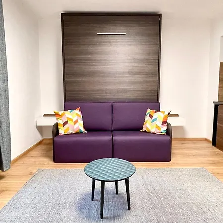 De La Petrusse Apartment *