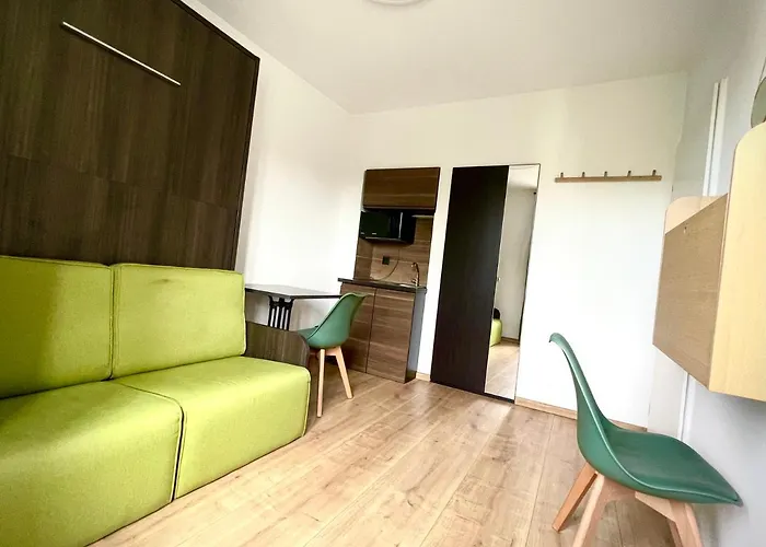 De La Petrusse Apartment *